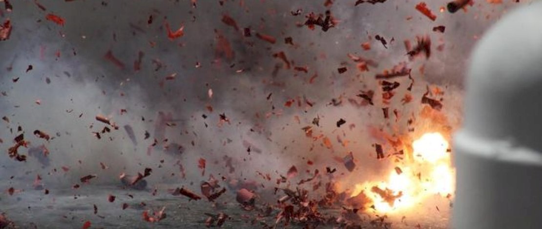 Ledakan Petasan di Blitar Hancurkan 25 rumah Warga dan Ditemukan Potongan Tubuh Manusia Ledakan Petasan di Blitar Hancurkan 25 rumah Warga dan Ditemukan Potongan Tubuh Manusia