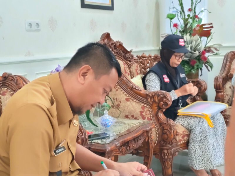 Suksekan Tahapan Pemilu 2024, Bupati dan Keluarga Lakukan Coklit 