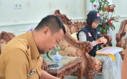 Suksekan Tahapan Pemilu 2024, Bupati dan Keluarga Lakukan Coklit 