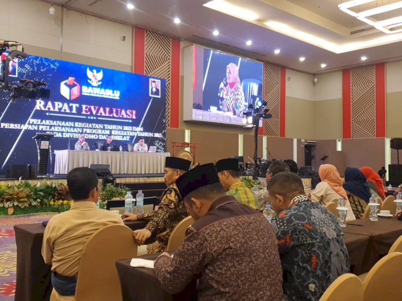 Bawaslu RI Buat Forum Evaluasi dan Persiapan Program Divisi SDMO di Makassar