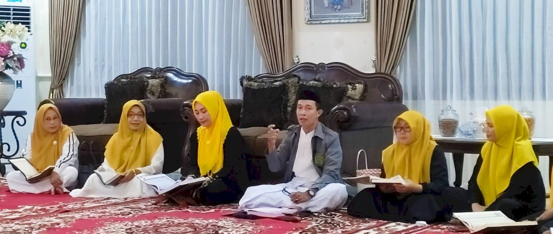 Tim Penggerak PKK Kabupaten Kepulauan Selayar menggelar pengajian di Rujab Bupati Jalan Ahmad Yani Benteng, Rabu malam, 22 Februari 2023. Tim Penggerak PKK Kabupaten Kepulauan Selayar menggelar pengajian di Rujab Bupati Jalan Ahmad Yani Benteng, Rabu malam, 22 Februari 2023.