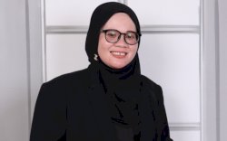 Hijrah Lail, Perempuan Albino yang Buktikan Kualitas Diri Setelah Alami Bullying