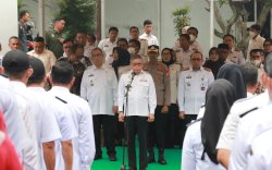 Taufan Pawe Salurkan Bantuan Beras untuk 4.905 Jiwa Terdampak Banjir