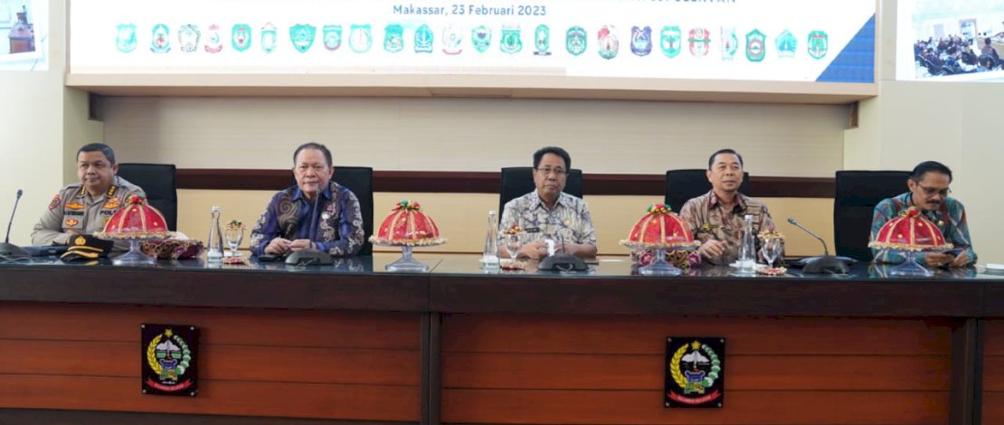 Rapat Koordinasi Pengawasan Dewan Pengurus Wilayah (DPW) Asosiasi Auditor Intern Pemerintah Indonesia (AAIPI) Sulsel 2023, di Ruang Rapat Pimpinan Kantor Gubernur, Kamis, 23 Februari 2023. Rapat Koordinasi Pengawasan Dewan Pengurus Wilayah (DPW) Asosiasi Auditor Intern Pemerintah Indonesia (AAIPI) Sulsel 2023, di Ruang Rapat Pimpinan Kantor Gubernur, Kamis, 23 Februari 2023.
