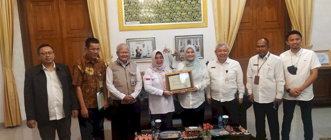 Kementerian Pertanian secara resmi melepas Talas Beneng milik Pemerintah Kabupaten Pandeglang. Kementerian Pertanian secara resmi melepas Talas Beneng milik Pemerintah Kabupaten Pandeglang.