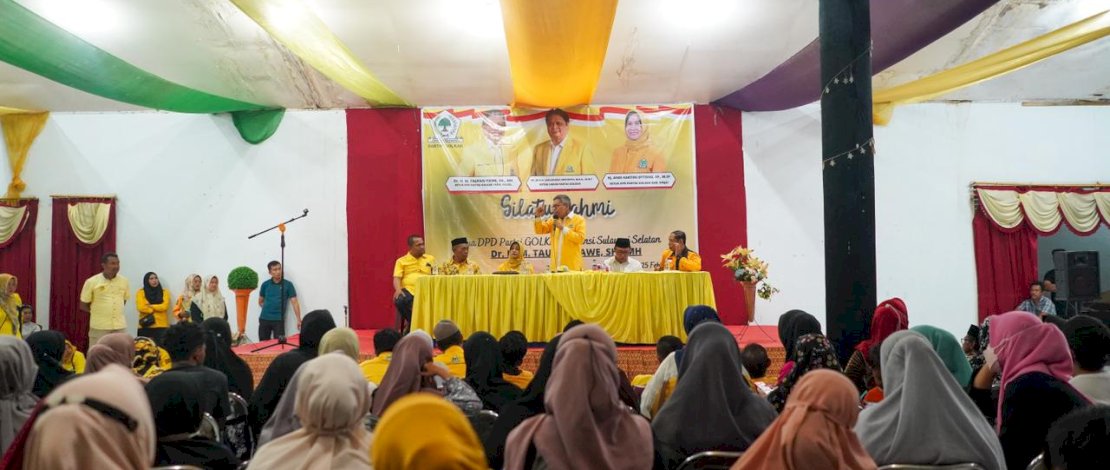 Kagum Atas Prestasi, Masyarakat Sinjai Ingin Taufan Pawe Jadi Gubernur Kagum Atas Prestasi, Masyarakat Sinjai Ingin Taufan Pawe Jadi Gubernur