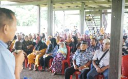 Antusias Sambut Kedatangan Hamka B Kady, Warga Desa Sanrobone: Aspirasi Kami Selalu Direalisasikan
