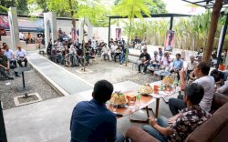 Danny Pomanto Berbagi Strategi Hadapi Resesi Ekonomi 2023 Bersama KEPMI Bone 