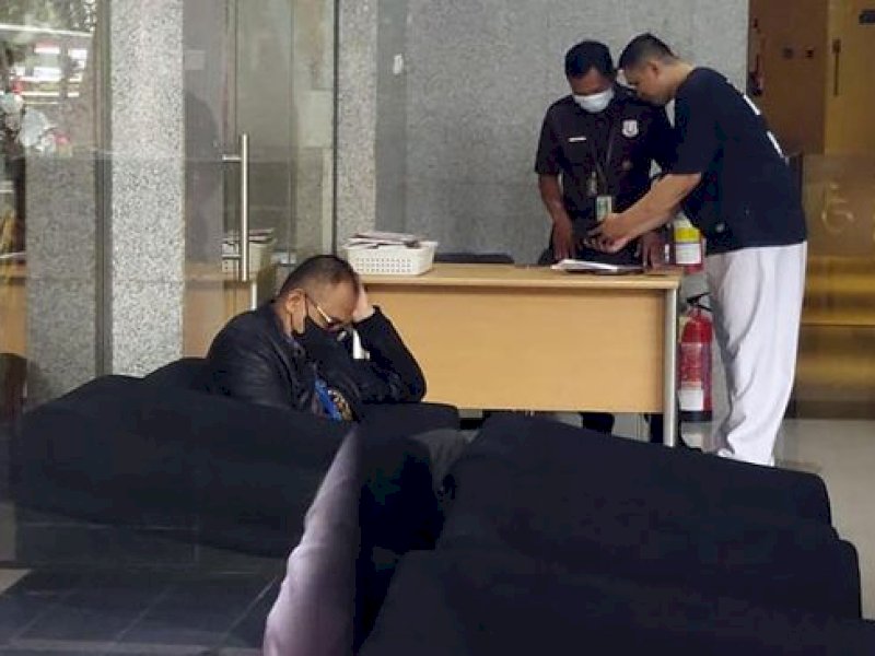 Tas Mewah dan Sejumlah Uang Di Kediaman Rafale Alun Disita KPK 