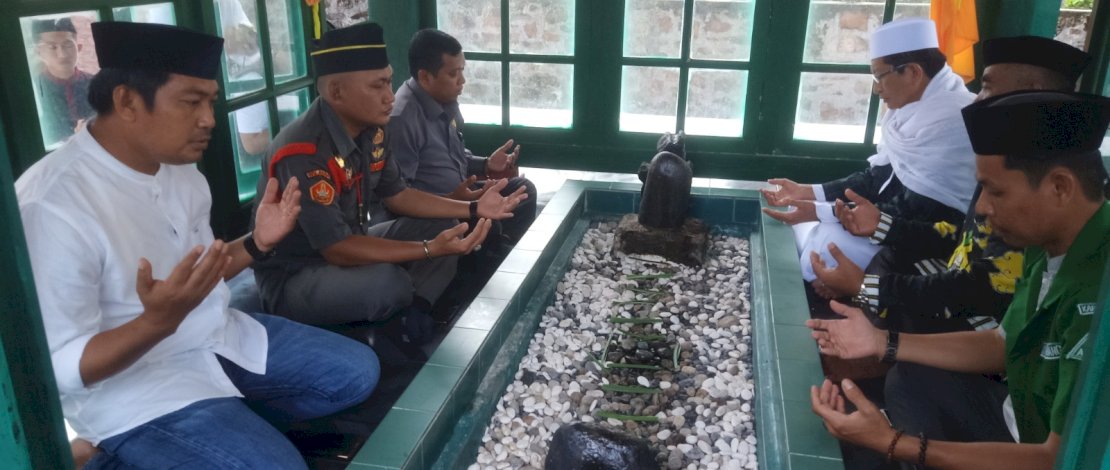 Imam Besar Masjid Istiqlal Jakarta, Anregurutta Prof Dr KH Nasaruddin Umar MA, berkesempatan menziarahi Makam Datuk Pattimang di Kecamatan Malangke.