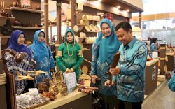 Bupati - Ketua Dekranasda Kepulauan Selayar Hadiri Pembukaan Inacraft 2023