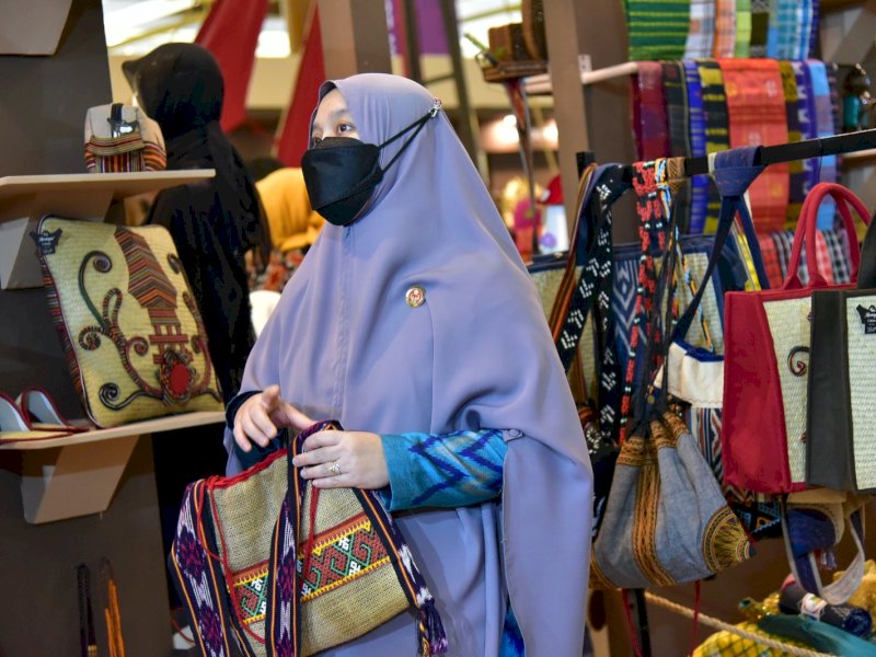 Naoemi Octarina Optimistis Hasil Kerajinan Sulsel Bisa Menembus Pasar Global