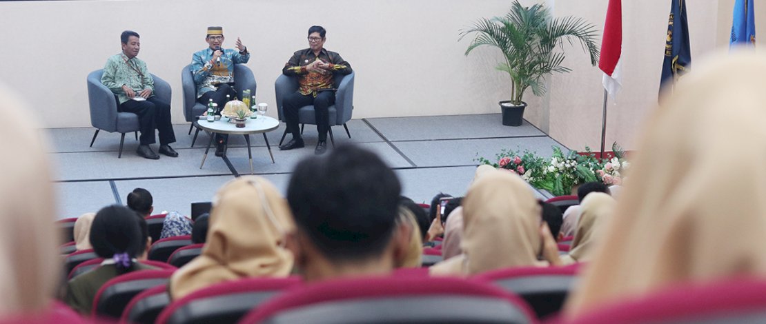 Menparekraf Sandiaga Uno memberikan kuliah umum di Politeknik Pariwisata (Poltekpar) Makassar, Jumat (3/3).Mengangkat tema Membangun Pariwisata Berkelanjutan Melalui Kolaborasi