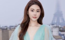 Tak Tinggalkan Surat Wasiat, Harta Ratusan Miliar Model Abby Choi Diserahkan ke Anak dan Keluarga Dekatnya