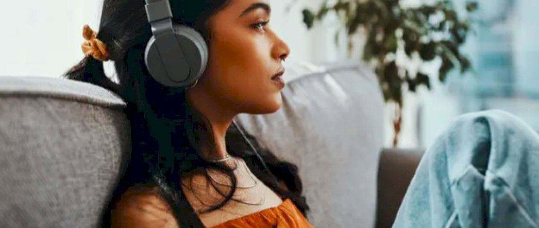 Mengapa Orang Menyukai Lagu Putus asa Bahkan Saat Mereka Berada Dalam Hubungan yang Bahagia