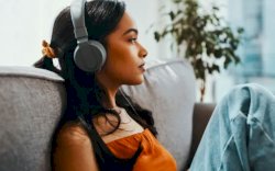 Mengapa Orang Menyukai Lagu Putus asa Bahkan Saat Mereka Berada Dalam Hubungan yang Bahagia