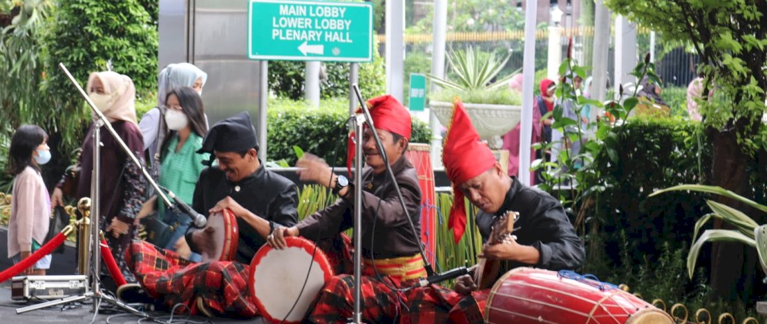 Kelong Batti-Batti ditampilkan pada pagelaran Inacraft 2023 di Jakarta.