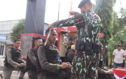 Enam Bintara Remaja Disambut Acara Tradisi Penerimaan di Mako Batalyon C Pelopor