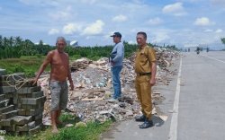 Lurah Tello Tegur Warga Pemilik Lokasi Pembuangan Sampah Bangunan