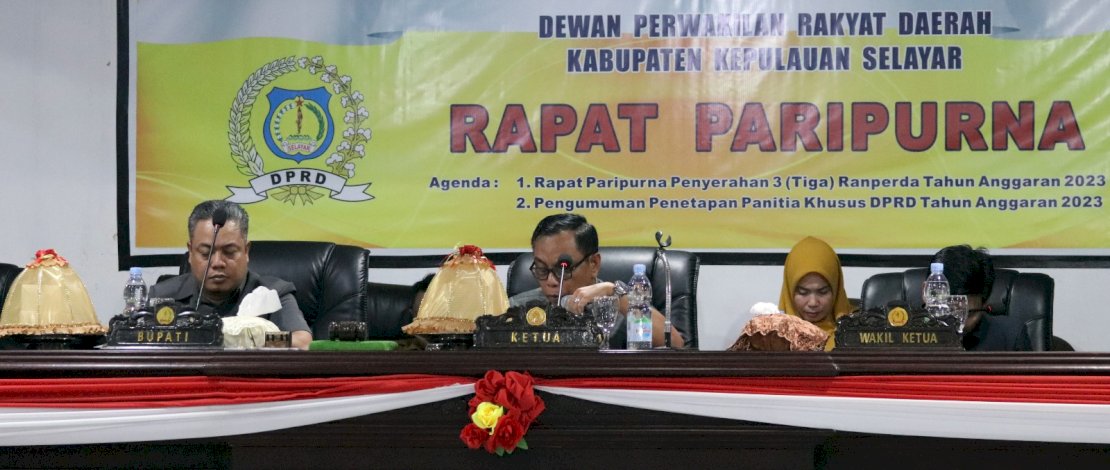 Rapat Paripurna DPRD Kepulauan Selayar, Senin, 6 Maret 2023.