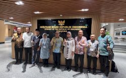 Danny Pomanto Saling Sharing Pembelajaran Penanganan Pascacovid dengan Deputy Director Kemenkes Singapura