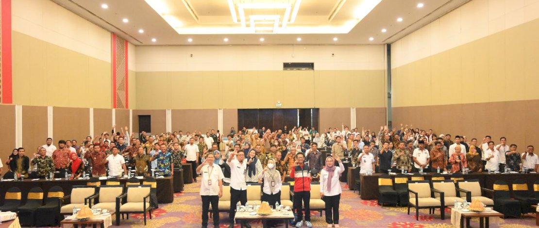 Dinas Komunikasi, Informatika, Statistik dan Persandian (Diskominfo SP) Provinsi Sulsel menggelar Bimbingan Teknis (Bimtek) Pejabat Pengelola Informasi dan Dokumentasi (PPID) Tingkat Desa/Kelurahan, di Hotel Claro Makassar, kemarin, Rabu, 8 Maret 2023.