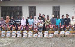 Pemprov Sulsel Salurkan Bantuan Logistik untuk Korban Terdampak Angin Puting Beliung di Bone