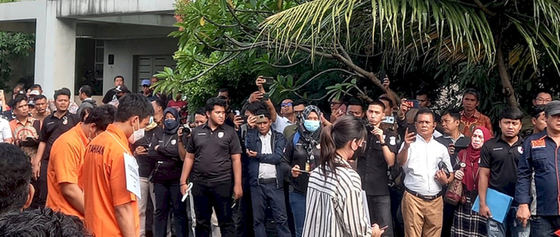 Rekonstruksi kasus penganiayaan terhadap David Latumahina alias Cristalino David Ozora (17), yang dilakukan Mario Dandy Satriyo (20) CS, di Perumahan Green Permata Residences, Pesanggrahan, Jakarta Selatan, pada Jumat, 10 Maret 2023.