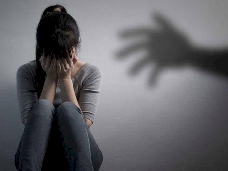 Disangka Kecoa, Ternyata Ada Oknum Polisi yang Meraba-raba Paha IRT
