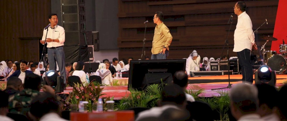 Walhi Sulsel memenuhi undangan Wali Kota Makassar Moh Ramdhan Pomanto untuk berbicara solusi lingkungan dan kebencanaan di Rakorsus.