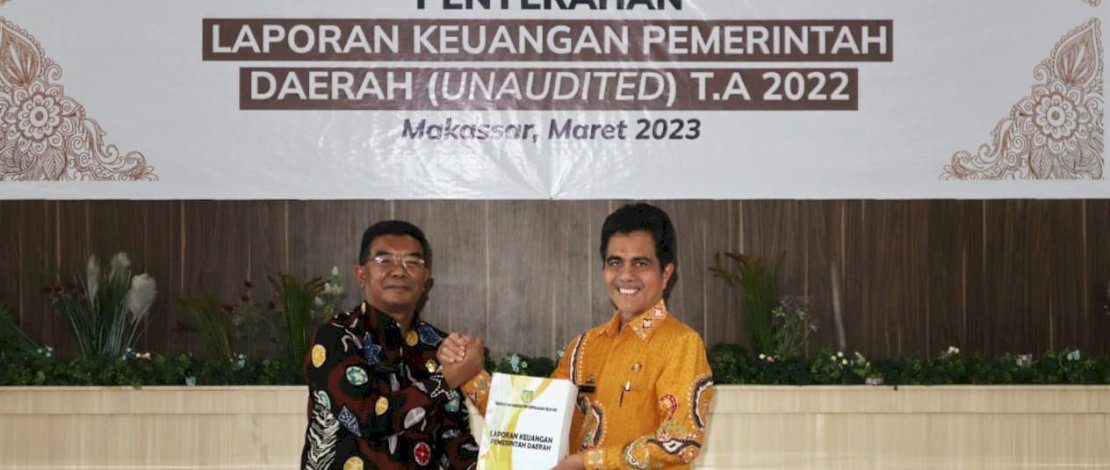 Wakil Bupati Kepulauan Selayar, Saiful Arif, menyerahkan Laporan Keuangan (Anaudited) Pemerintah Daerah Tahun Anggaran 2022 kepada Badan Pemeriksaan Keuangan (BPK) Perwakilan Provinsi Sulsel, di Aula BPK, Jumat, 17 Maret 2023. Wakil Bupati Kepulauan Selayar, Saiful Arif, menyerahkan Laporan Keuangan (Anaudited) Pemerintah Daerah Tahun Anggaran 2022 kepada Badan Pemeriksaan Keuangan (BPK) Perwakilan Provinsi Sulsel, di Aula BPK, Jumat, 17 Maret 2023.