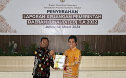 Serahkan LKPD TA 2022 ke BPK, Saiful Arif Optimistis Pertahankan Predikat WTP