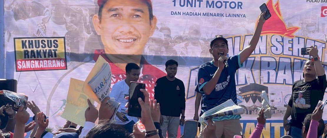 Ketua DPRD Makassar, Rudianto Lallo, kembali menggelar jalan sehat anak rakyat khusus warga Kecamatan Kepulauan Sangkarrang, yang dilaksanakan di Pulau Barrang Lompo, Minggu, 19 Maret 2023.