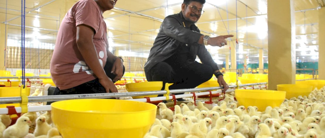 Menteri Pertanian (Mentan) RI, Syahrul Yasin Limpo, meresmikan kandang ayam modern berbasis closed house, di Dusun Kaballokang, Kecamatan Manuju, Kabupaten Gowa, Rabu, 22 Maret 2023.