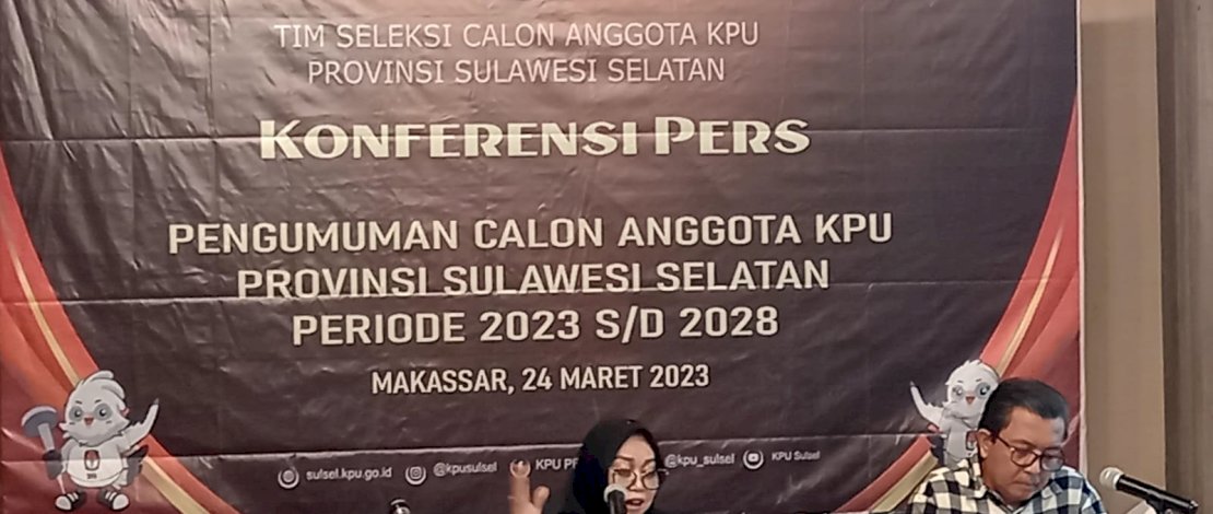 Timsel calon anggota KPU Sulsel melakukan jumpa pers di Hotel Mercure, Jalan AP Pettarani, Makassar, Jumat, 24 Maret 2023. Timsel calon anggota KPU Sulsel melakukan jumpa pers di Hotel Mercure, Jalan AP Pettarani, Makassar, Jumat, 24 Maret 2023.