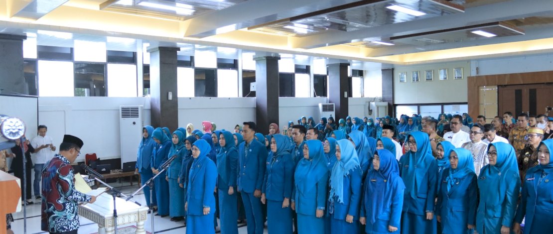 Penjabat Bupati Takalar, Dr Setiawan Aswad, melantik pengurus TP PKK Takalar Periode 2023 - 2024, di Baruga I Mannindori Kantor Bupati, Jumat, 24 Maret 2023.