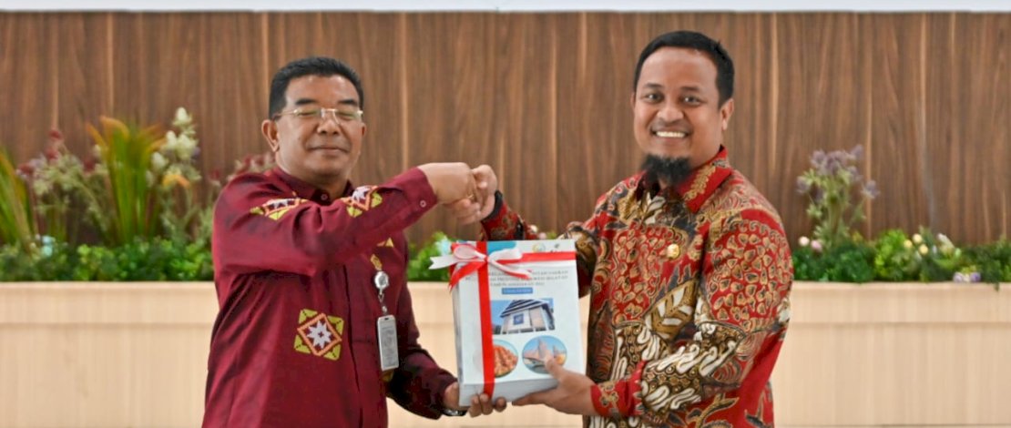 Pemerintah Provinsi Sulawesi Selatan menyerahkan Laporan Keuangan Pemerintah Daerah (LKPD) Unaudited Tahun Anggaran 2022 kepada BPK Perwakilan Provinsi Sulawesi Selatan, di Kantor BPK, Sabtu, 25 Maret 2023. Pemerintah Provinsi Sulawesi Selatan menyerahkan Laporan Keuangan Pemerintah Daerah (LKPD) Unaudited Tahun Anggaran 2022 kepada BPK Perwakilan Provinsi Sulawesi Selatan, di Kantor BPK, Sabtu, 25 Maret 2023.