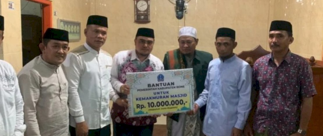 Komandan Batalyon (Danyon) C Pelopor Sat Brimob Polda Sulsel, Kompol Nur Ichsan, melakukan Safari Ramadan bersama Tim VII Pemerintah Kabupaten (Pemkab) Bone, di Desa Maduri, Kecamatan Palakka, Sabtu, 25 Maret 2023.
