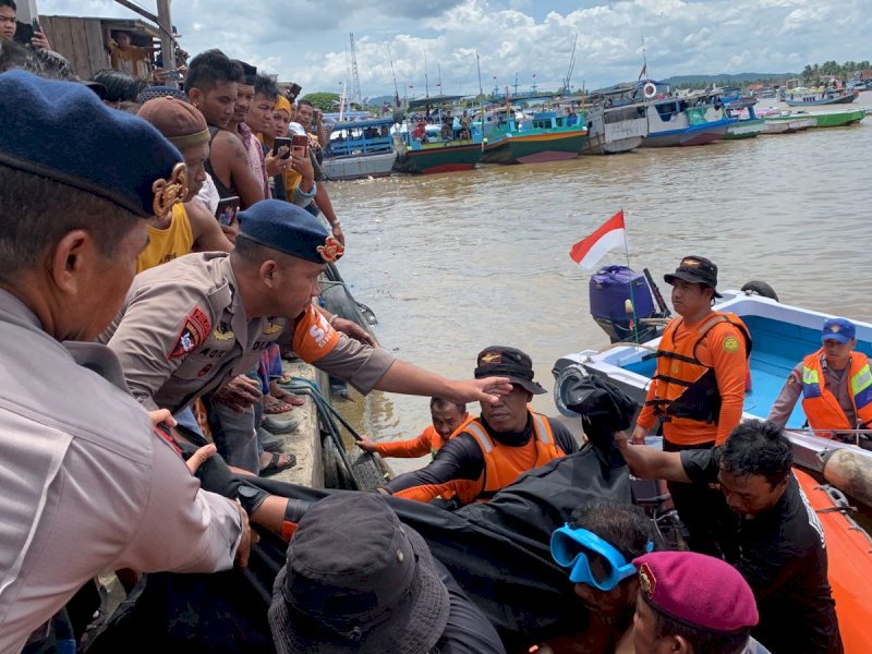 Pengemudi Mobil Dinas Tenggelam di Muara Sungai Tangka Ditemukan