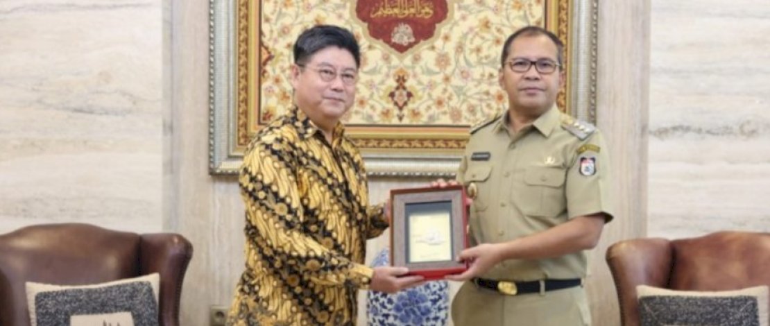 Wali Kota Makassar, Moh Ramdhan Pomanto, menyambut hangat kunjungan Kepala Kantor Konsuler Jepang Makassar, Ohashi Koichi, di kediamannya, Jalan Amirullah, Senin, 27 Maret 2023.