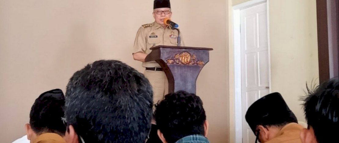 Wali Kota Parepare,&nbsp;Taufan Pawe, membawakan ceramah agama perdana setelah salat dzuhur di hadapan jajaran Pemerintah Kota Parepare, di Masjid Kantor Wali Kota Parepare, Senin, 27 Maret 2023.