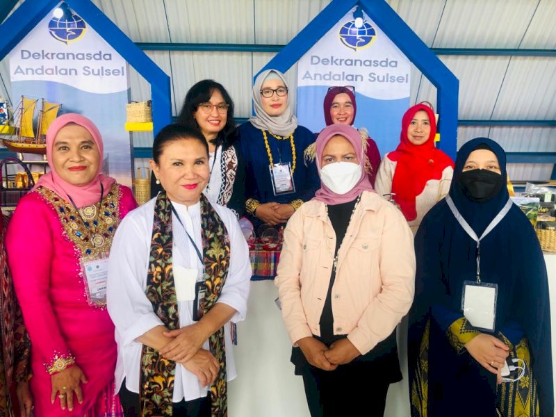 Iriana Jokowi Kagumi Produk Unggulan Pameran Dekranasda Andalan Sulsel