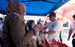 Masyarakat Nikmati Pasar Murah Pemkab Gowa, Minyak Goreng Produk Terlaris 