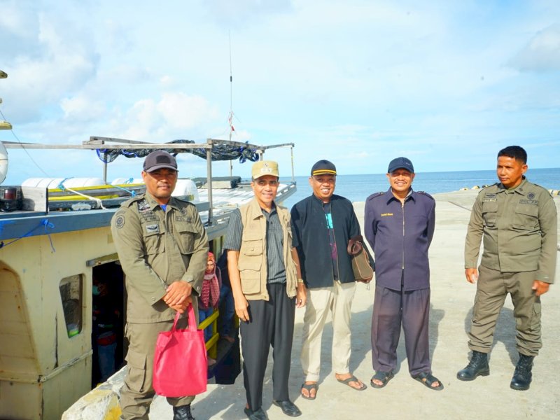 Rombongan Kunker Wabup Selayar Toba di Pelabuhan Laut Kayuadi
