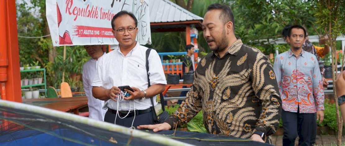 Camat Panakkukang, Andi Pangerang Nur Akbar, menerima kunjungan Tim Kementerian PPN/Bappenas, di Lorong Wisata Sydney Kelurahan Tello Baru, Kamis, 30 Maret 2023.