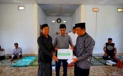 Wabup Selayar Bersama Baznas Bantu Pondok Pesantren Darul Ulum Pao Etang