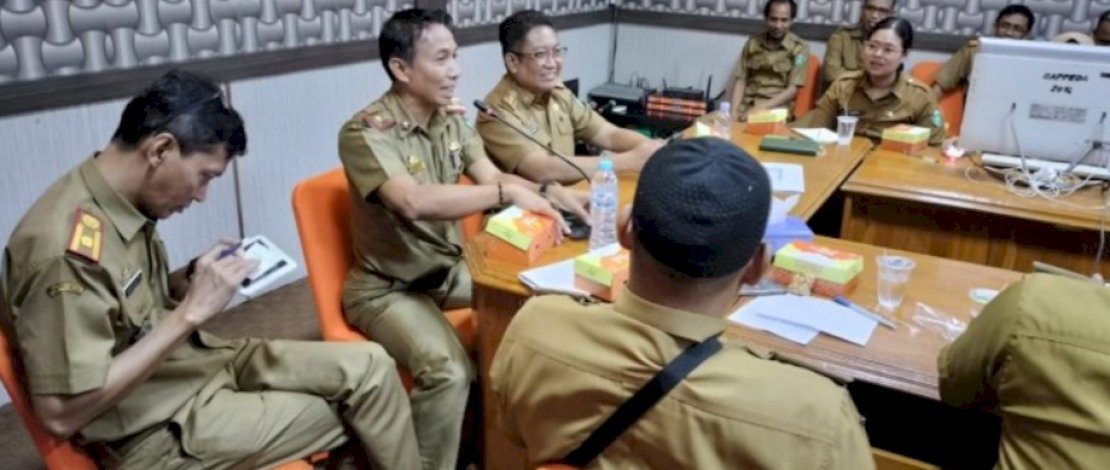 Rapat membahas tentang analisis potensi pendapatan, kebijakan peningkatan pendapatan dan belanja Kota Parepare tahun 2024-2026, di Ruang Rapat Bappeda, Senin, 9 Januari 2023.