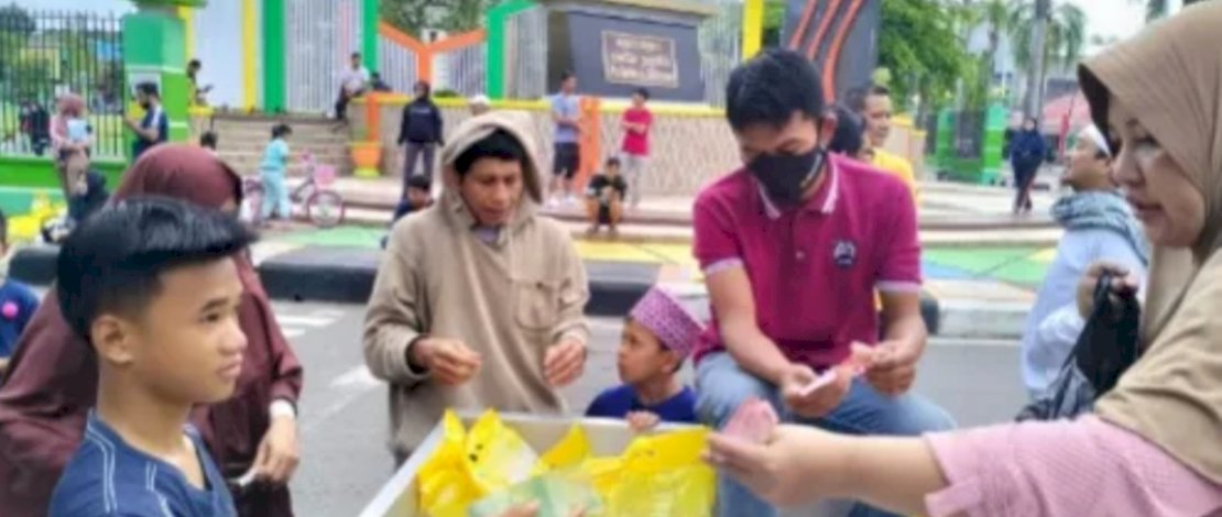 Pemkot Parepare&nbsp;menggelar pasar murah  di Alun-alun Lapangan Andi Makkasau tepatnya di depan Patung Habibie-Ainun, Ahad, Minggu, 15 Januari 2023.