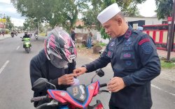 Gandeng Baznas Brimob dan Bhayangkari Ranting Batalyon C Pelopor Bagikan 300 Paket Cinta Untuk Masyarakat