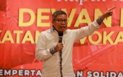 Taufan Pawe Jadi Pembicara di RACK IKADIN Makassar